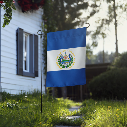 El Salvador Flag Garden flag